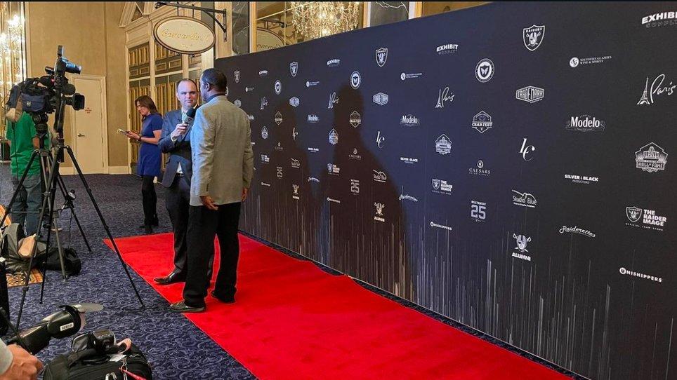 Choosing the Right Backdrop for Trade Shows, Company Events, and Holiday Parties - Cover Image